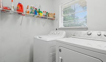 897 Auburn Dr, Biloxi, MS 39532