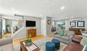 3 Sandy Ln, Bristol, RI 02809