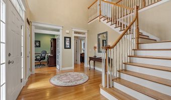 51 Drumlin Hill Rd, Bolton, MA 01740