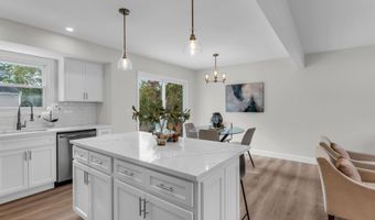 238 Lakewood Ave, Bayville, NJ 08721