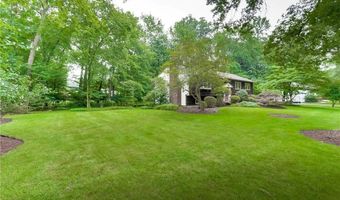 6 Potter Ln, Airmont, NY 10901