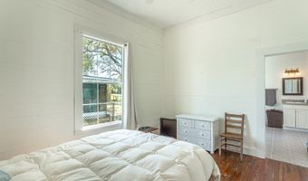 112 14th St, Apalachicola, FL 32320