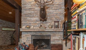364 E 1600 Rd, Baldwin City, KS 66006