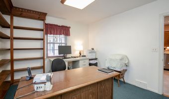 75 Lakeview Dr, Allentown, NJ 08501