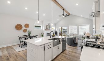 920 Roosevelt St, Polk City, IA 50226