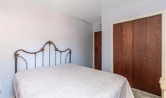7 Hummingbird Ln, Amherst, NY 14228