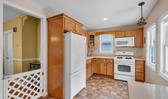 833 Lincoln St, Middletown, NJ 07748