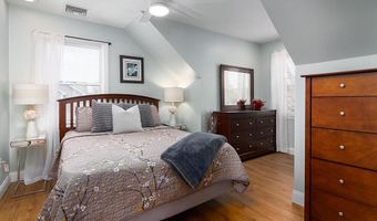 28 Palm Beach Ave, Narragansett, RI 02882