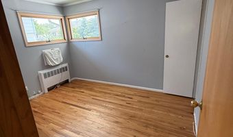109 Nassau Dr, Albertson, NY 11507