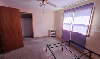 517 S Adams Ave, Aurora, MO 65605