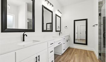 4996 Veal Station Rd, Weatherford, TX 76085