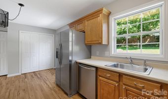 76 Selwyn Rd, Asheville, NC 28806