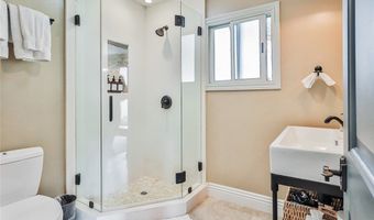 5617 Colodny Dr, Agoura Hills, CA 91301
