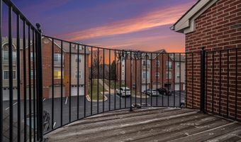 222 W Oakbrook Dr, Ann Arbor, MI 48103