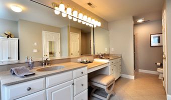 11 Templeton Ct 11, Avon, CT 06001