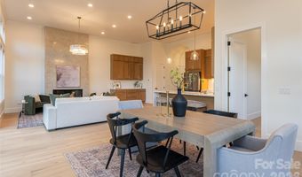 6 Dailey Dr, Asheville, NC 28801