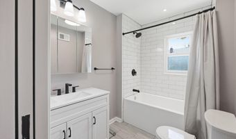 575 Garfield Ave, Belford, NJ 07718