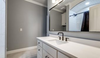 4141 Towne Green Cir, Addison, TX 75001