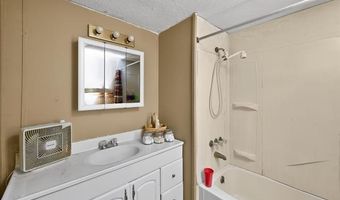 10 S Imperial Dr, Alabaster, MI 48763