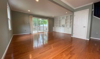 3834 13TH St N, Arlington, VA 22201