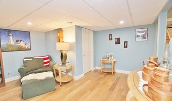 40 Kathryn Ln, Bangor, ME 04401