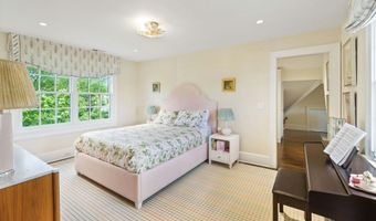 25 Tokeneke Trl, Darien, CT 06820