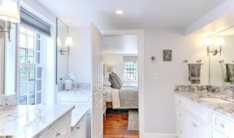 41 Third St, Newport, RI 02840