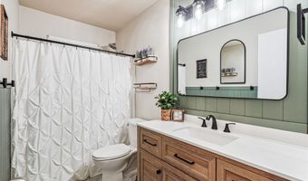 302 NW Arlan Dr, Ankeny, IA 50023