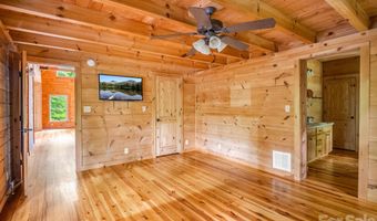 160 Sweetwater Ridge Rd, Balsam Grove, NC 28708
