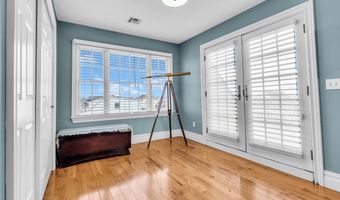 221 Magnolia Dr, Bayville, NJ 08721