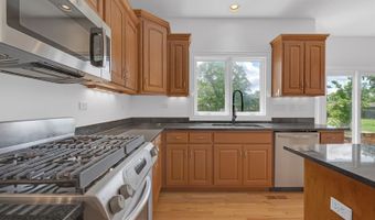 427 W Natoma Ave, Addison, IL 60101