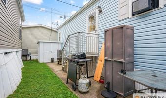 4 Jessie Ln, Avenel, NJ 07001
