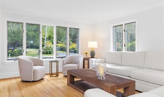 331 Third Beach Rd, Middletown, RI 02842