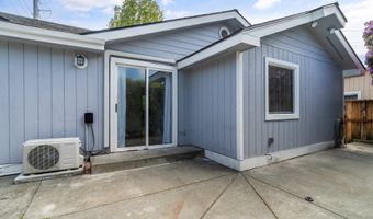 409 PACIFIC Ave, Brookings, OR 97415