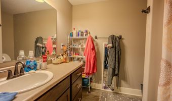 18860 Roselle Cv, Auburn, IN 46706