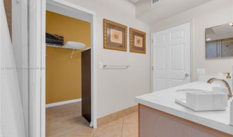 3235 NE 184th St 11103, Aventura, FL 33160