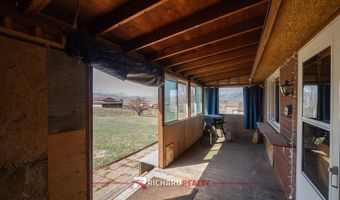 16 Caddis Ln, Cody, WY 82414