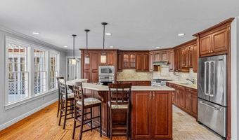 12 Laomatong Way, Bedminster, NJ 07921