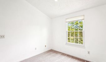 44049 FERNCLIFF Ter, Ashburn, VA 20147