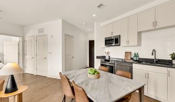 2550 17TH St NW 317, Washington, DC 20009