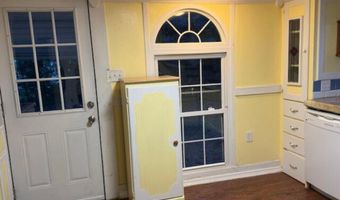 153 Saint Peter St, Biloxi, MS 39530