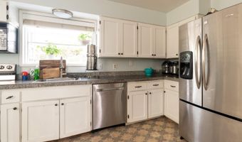 1214 Ransom Ave, Brookings, OR 97415