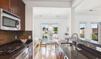 2101 N MONROE St #403, Arlington, VA 22207