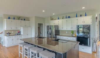 14108 Pine Valley Ct, Basehor, KS 66007