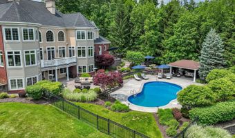 1 Stoneridge Dr, Albany, NY 12211