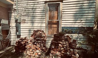 400 1st St, Anderson, MO 64831
