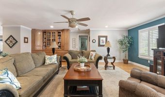 6766 Drake Dr, Anderson, CA 96007