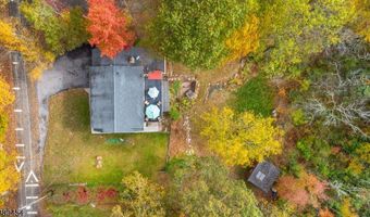 312 Mountainside Dr, Alloway, NJ 07422