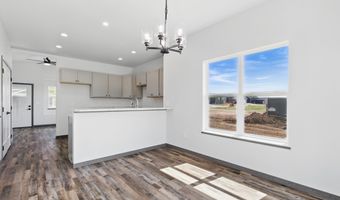 905 Bennington Dr, Box Elder, SD 57719
