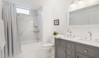 433 Wolcott Ave, Middletown, RI 02842